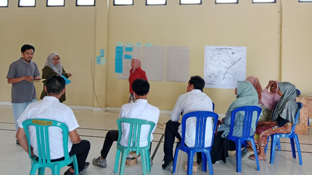 Advokasi Mitigasi dan Adaptasi Perubahan Iklim di Desa Kertasari Dilakukan Melalui Diskusi Bersama Masyarakat