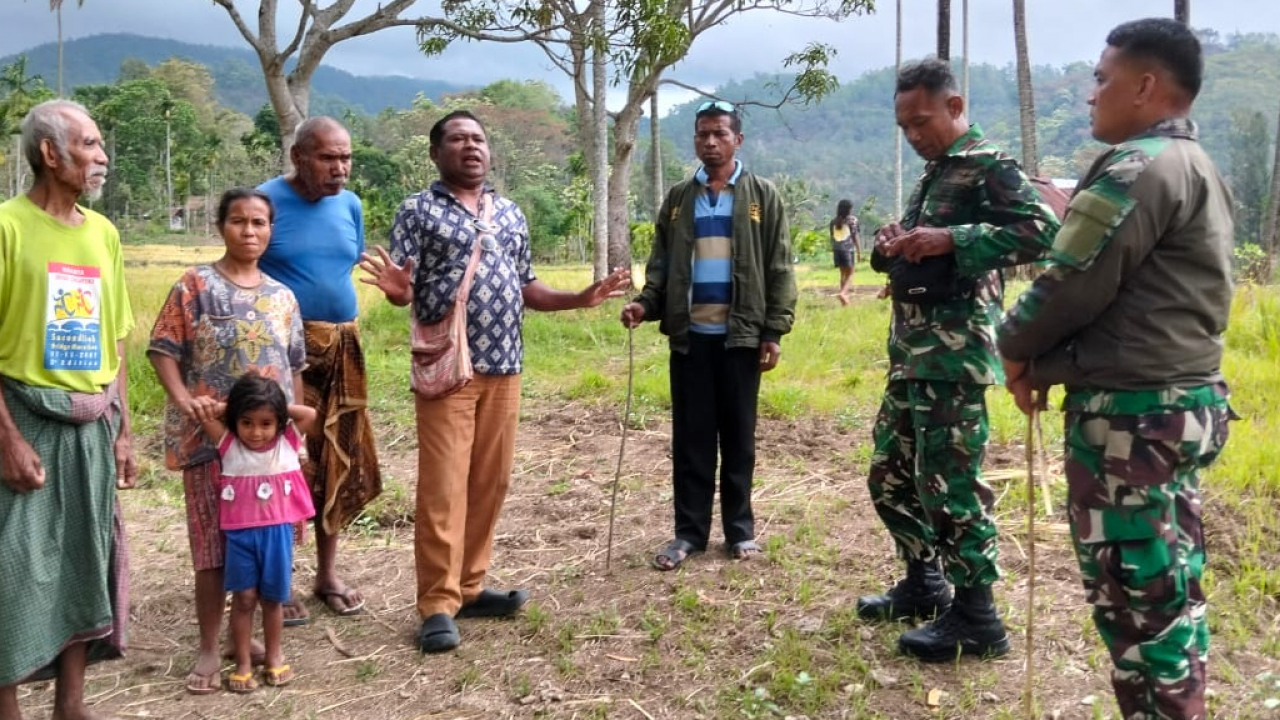 Babinsa Kawal Investasi Desa Tune Lewat Koperasi Merah Putih