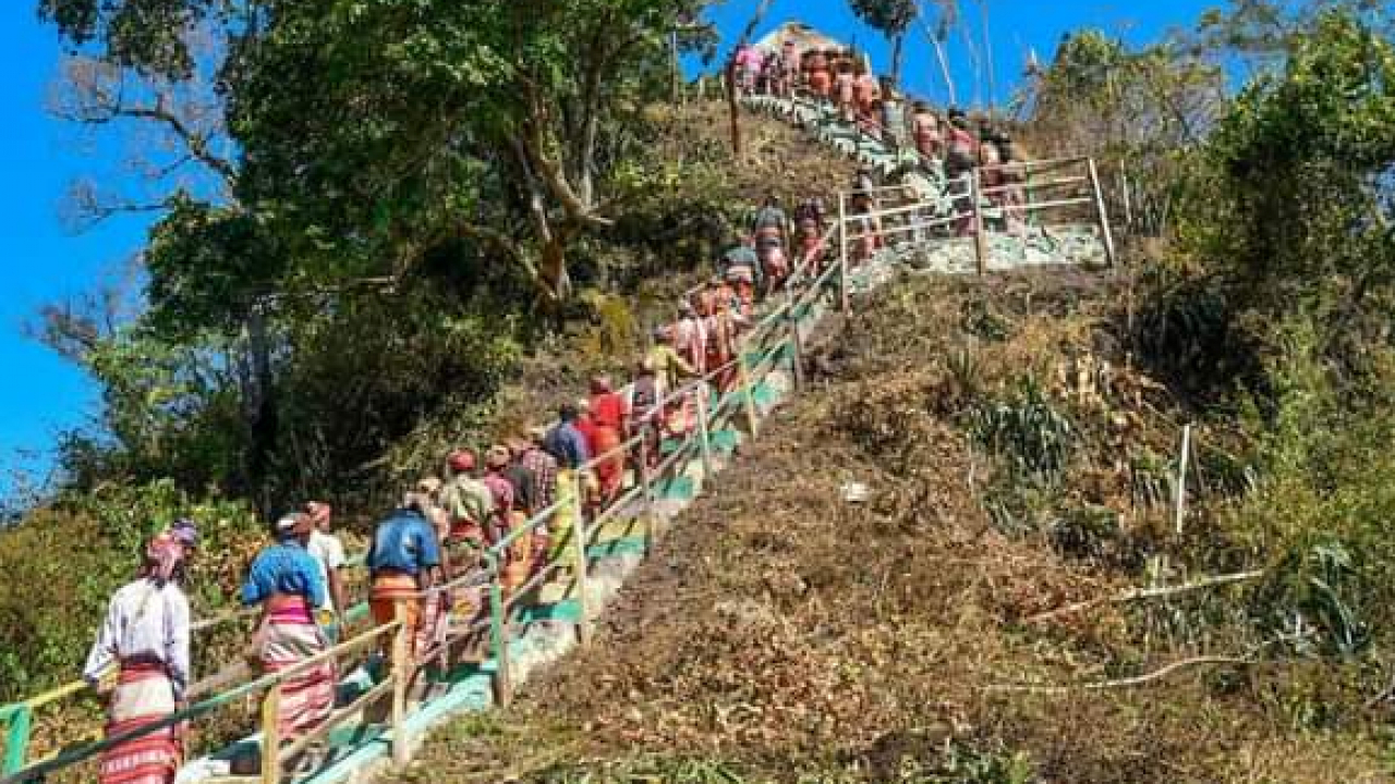 Mengunjungi Kearifan Lokal: Wisata Budaya di Bukit Bubneo, Desa Tune