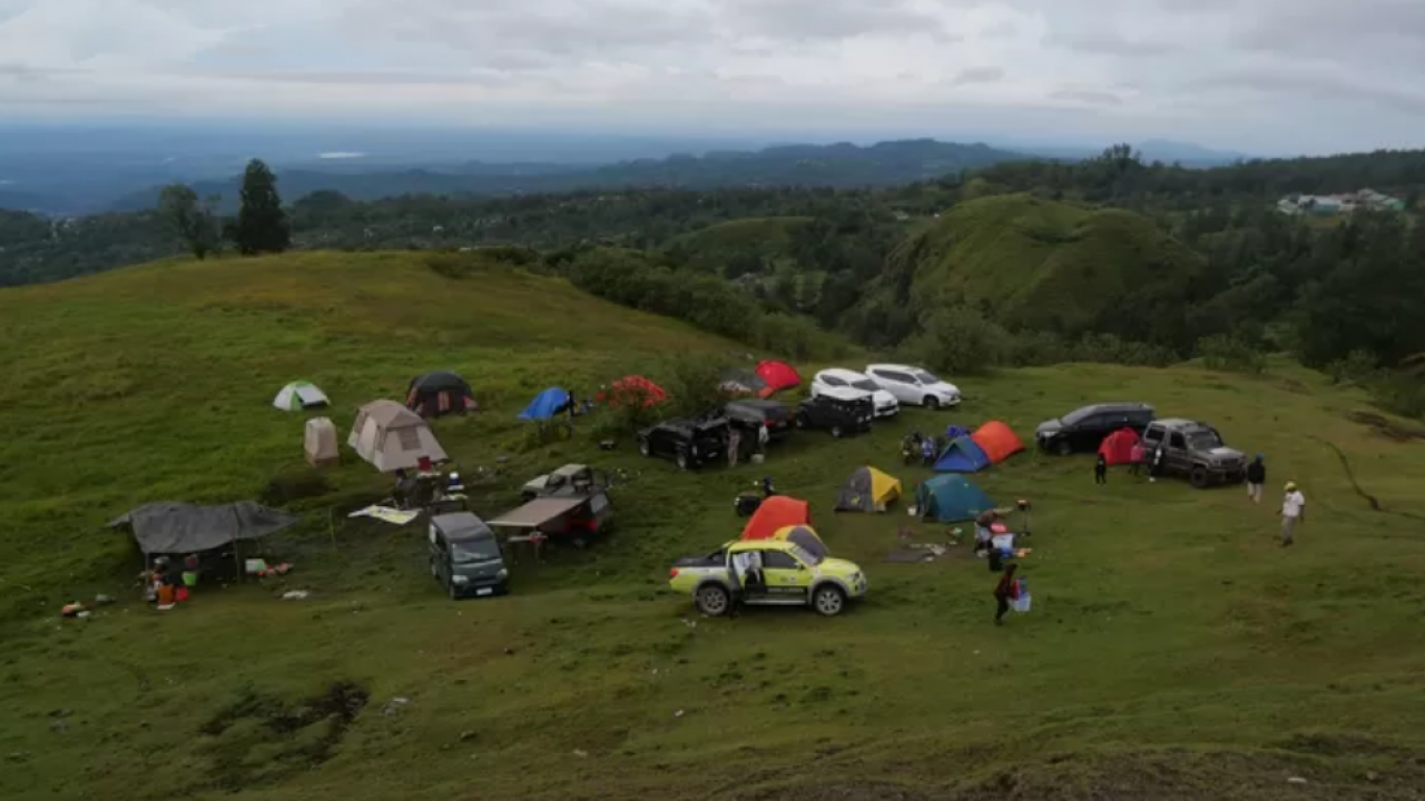 Promosi Wisata, Anggota DPR RI Gavriel Novanto Kamping Bersama Masyarakat di Fatumnasi