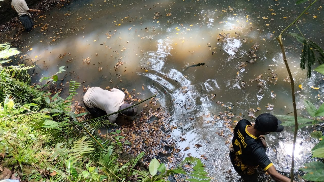 Gotong Royong Warga Jaga Air Bersih Kampung Pasa