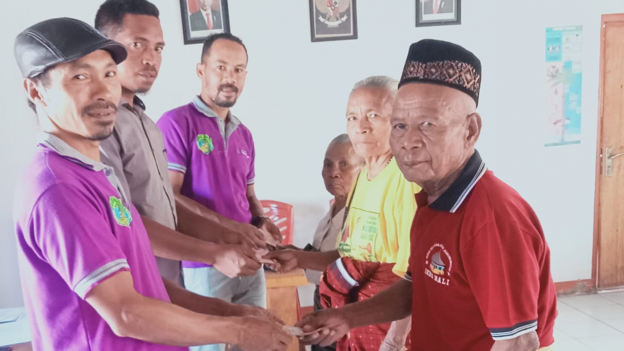Penyaluran BLT Dana Desa Tahap III Tahun 2024 di Desa Watu Tiri