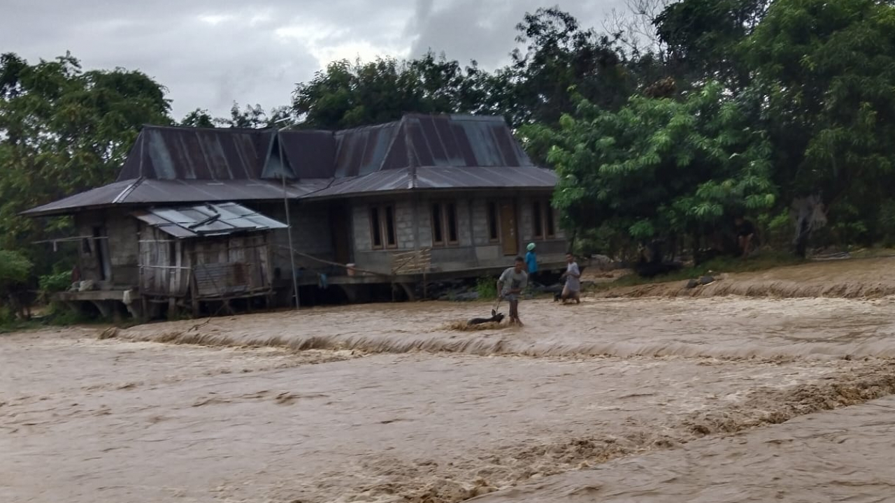 Nagekeo Selatan Dilanda Banjir, Status Darurat Ditetapkan