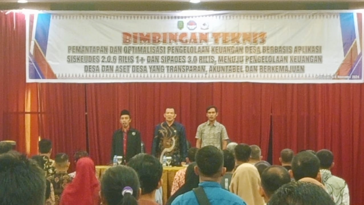 Pemantapan Pengelolaan Keuangan Desa Mekar Sekuntum Melalui BIMTEK Aplikasi SISKEUDES dan SIPADES