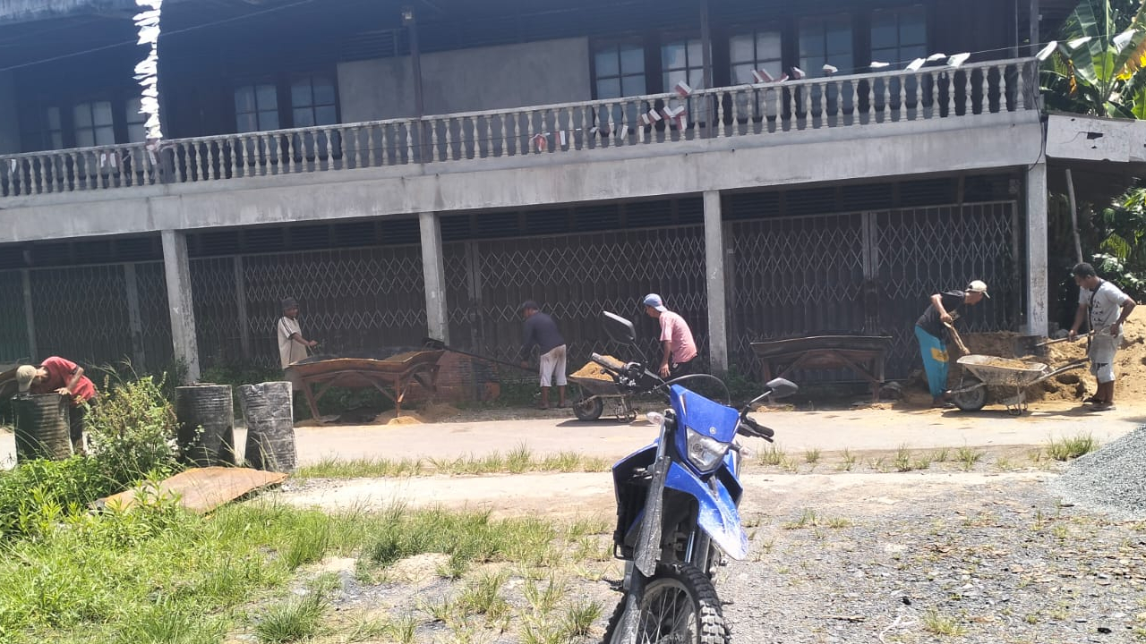 Pengaspalan Jalan Poros Desa JL Buluh Enggadang Dusun Mawar Desa Mekar Sekuntum