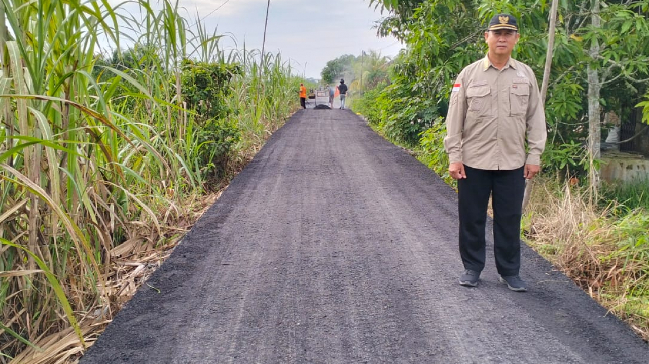 Jalan Buluh Enggadang Mulus! Warga Desa Mekar Sekuntum Makin Bahagia!