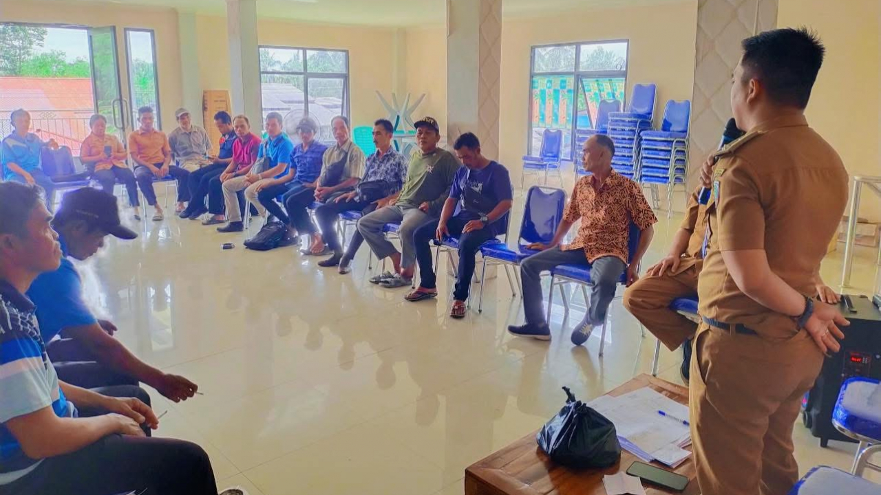 Peningkatan Keamanan dan Ketertiban di Desa Amawang Melalui Diskusi Bersama Linmas