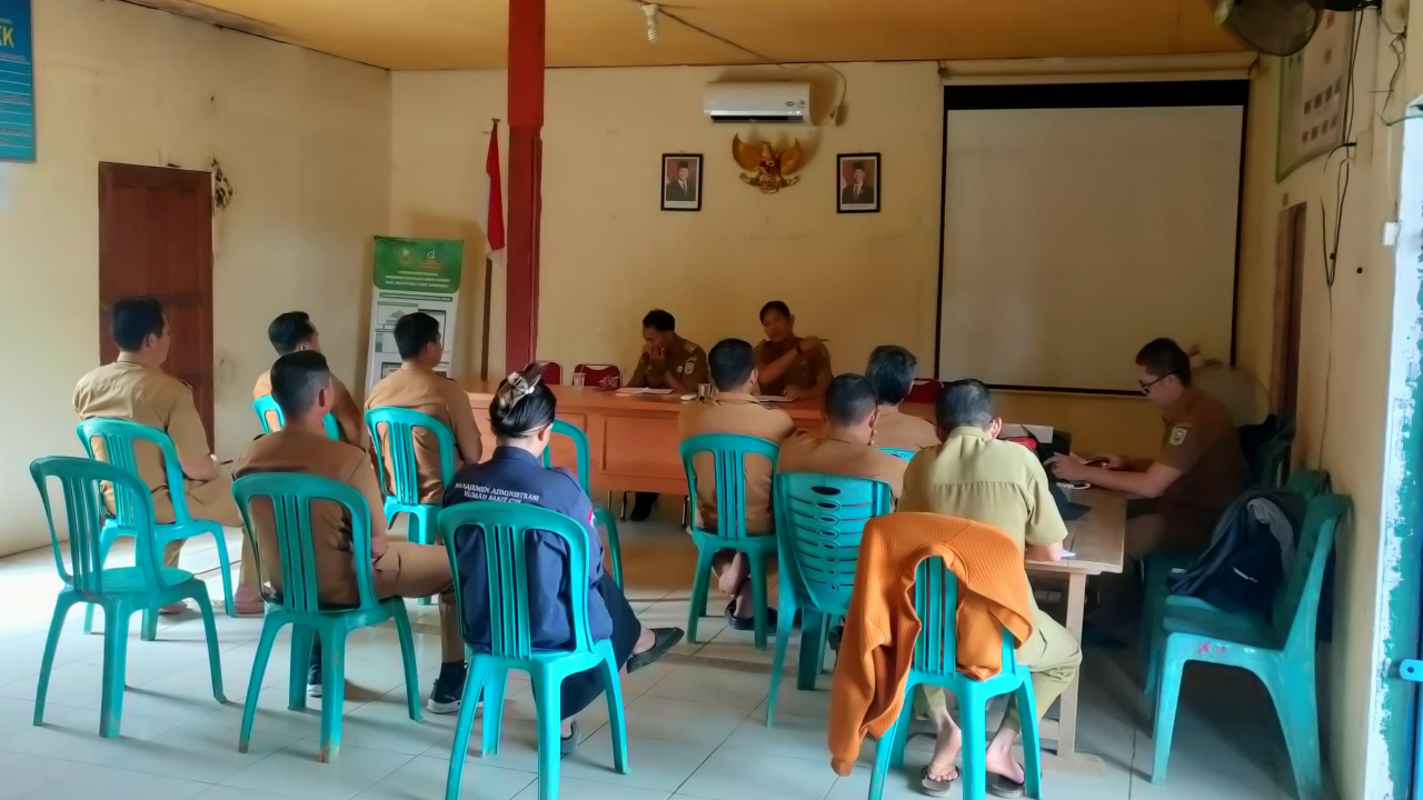 BRIEFING PAGI SEBAGAI RUTINITAS PEMERINTAH DESA LUBUK SABUK