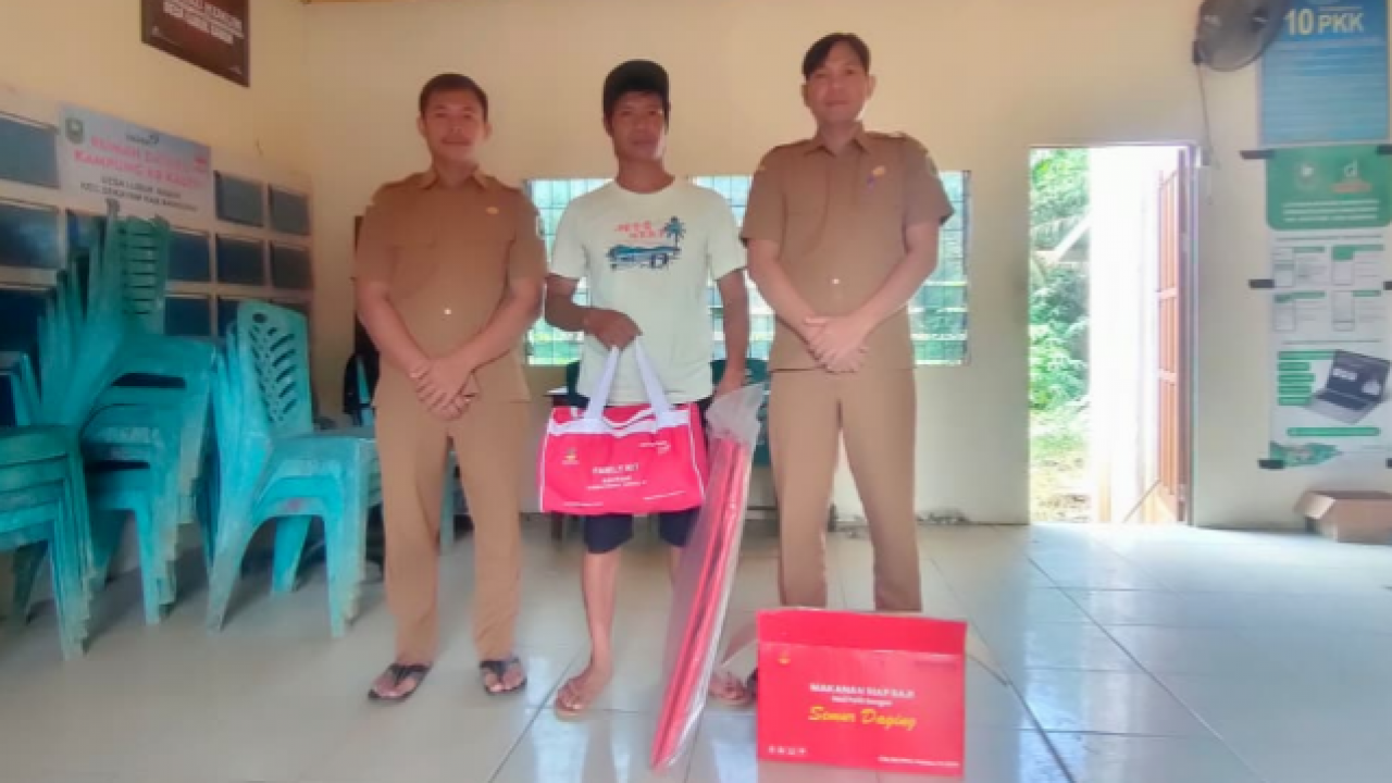 BANSOS KELUARGA PENERIMA MANFAAT (KPM) IMBAS KEBAKARAN RUMAH WARGA DI DUSUN ENTABAI