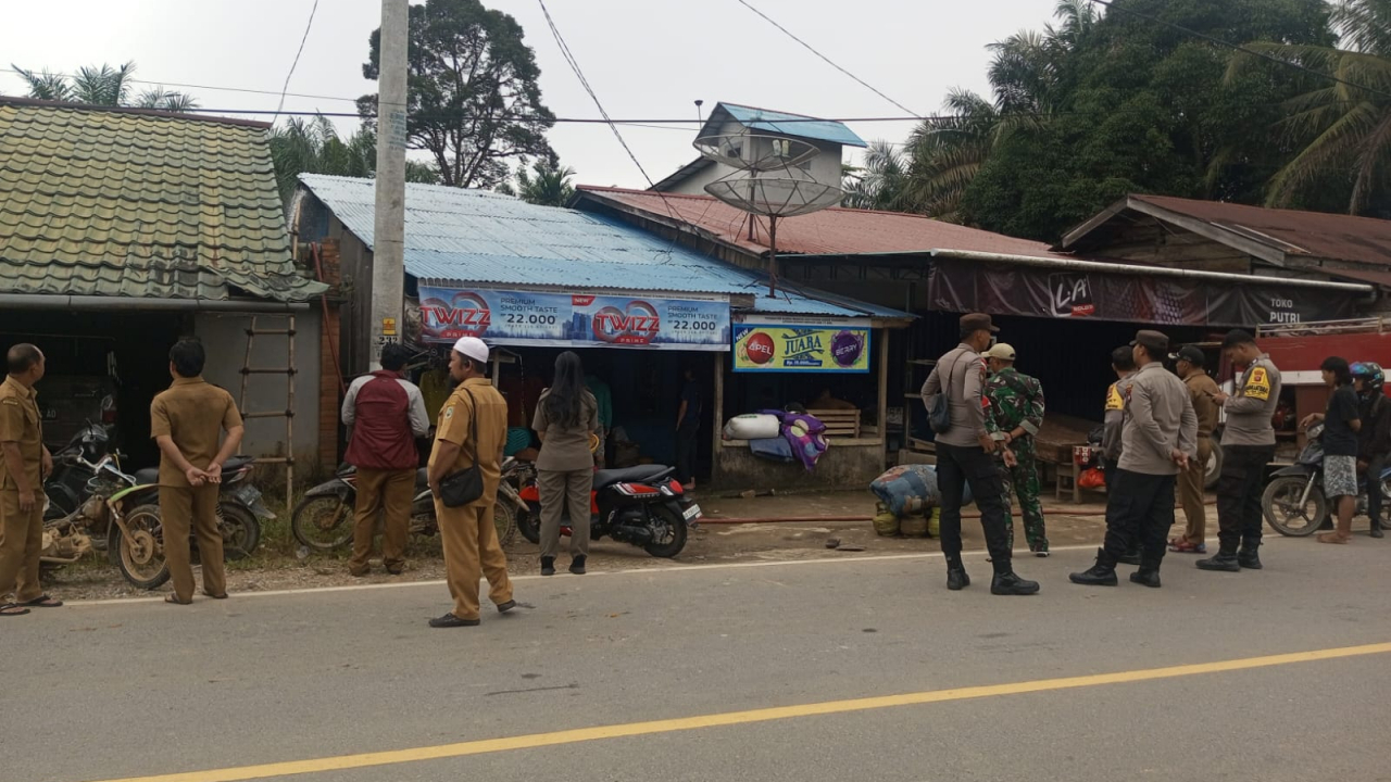 TERJADI KEBAKARAN RUMAH WARGA DI DUSUN ENTABAI DESA LUBUK SABUK
