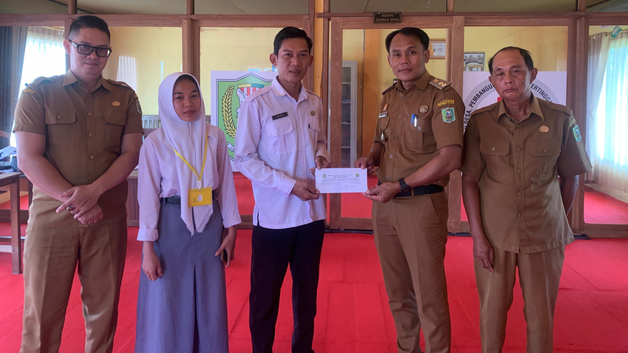PISAH SAMBUT SISWI MAGANG SMKN 1 NOYAN DI DESA LUBUK SABUK