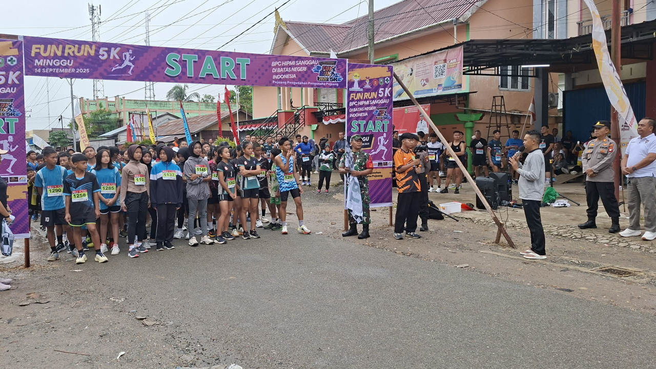 FUN RUN BPC HIPMI DI KECAMATAN SEKAYAM KABUPATEN SANGGAU TERLAKSANA DENGAN LANCAR