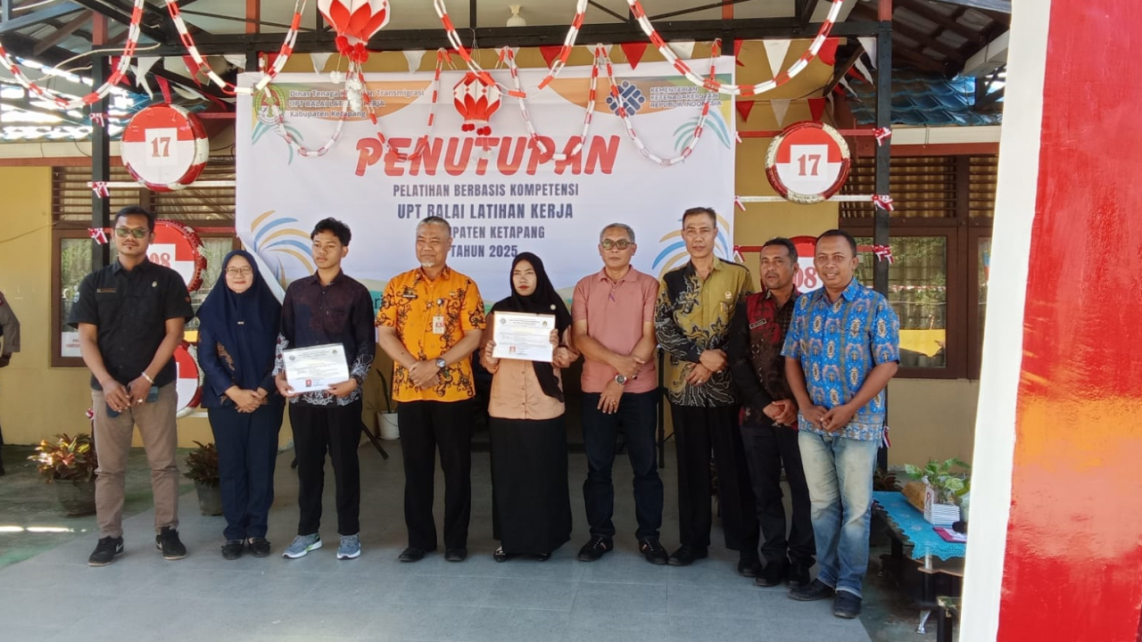 Kepala Desa Kuala Satong Hadiri Penutupan Pelatihan Menjahit di BLK Ketapang