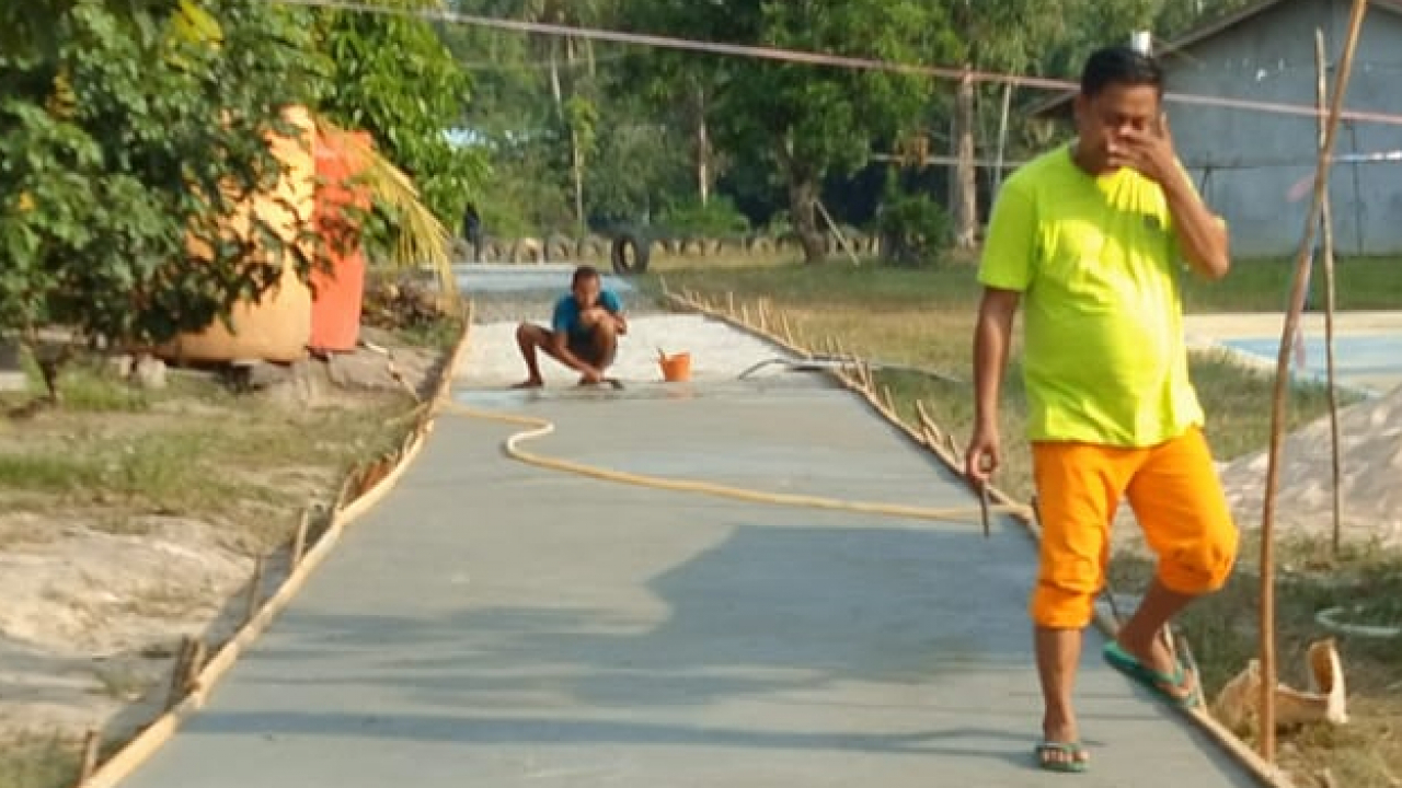 Rabat Beton untuk Kemudahan Warga Riam Kusik