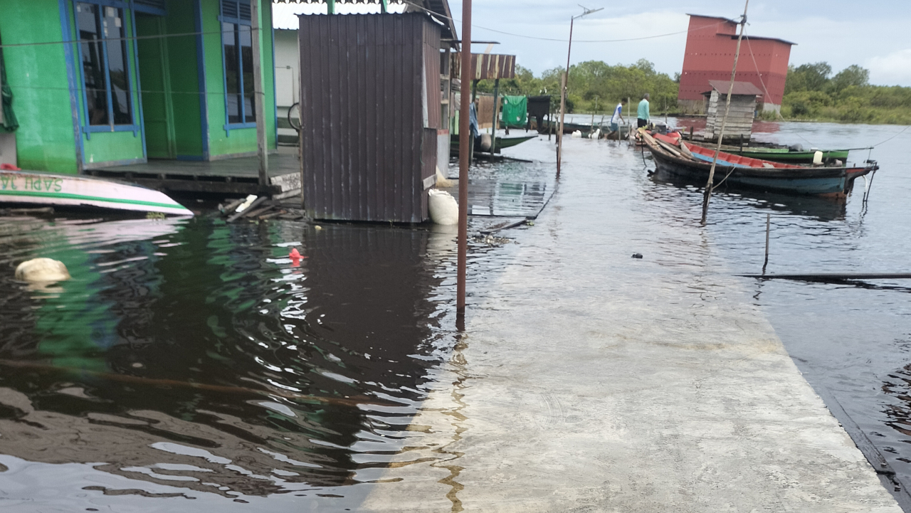 Antisipasi Banjir di Desa Suka Ramai: Himbauan Pengamanan Barang Elektronik dan Jaringan Listrik