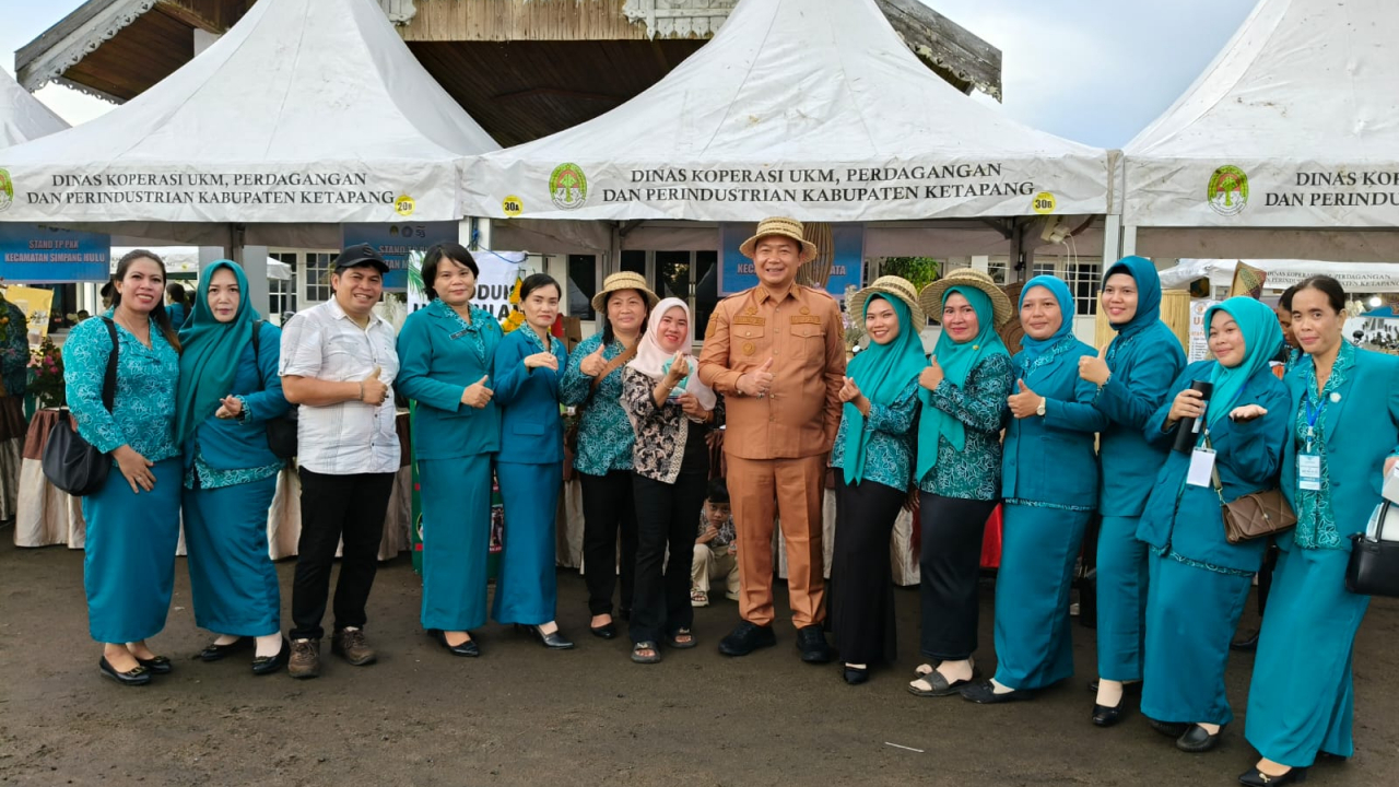 PKK Manis Mata Sukses Meriahkan HKG ke-53 Ketapang