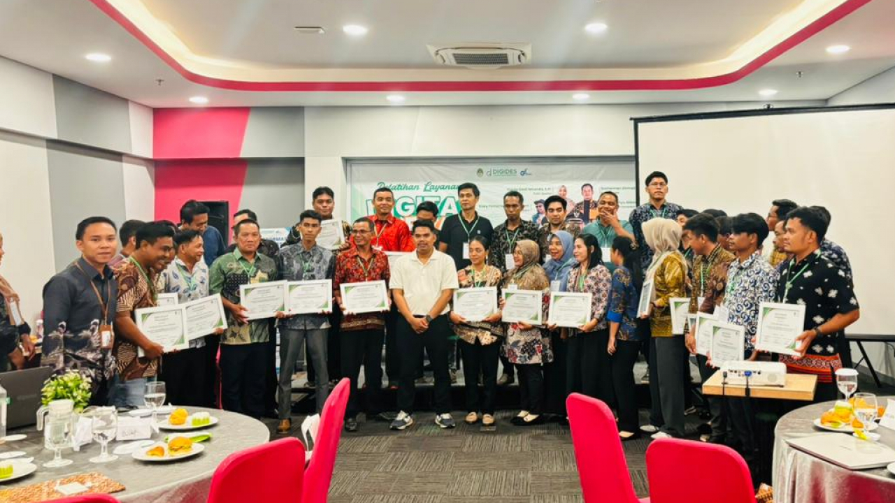 Peningkatan Kapasitas Aparatur Desa Pendamaran Indah Melalui Pelatihan Pelayanan Digital