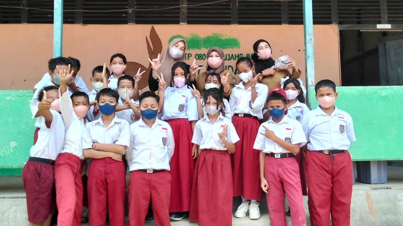 Pemerintah Desa Jago Bersatu Bagikan Masker Gratis kepada Masyarakat dan Anak Sekolah