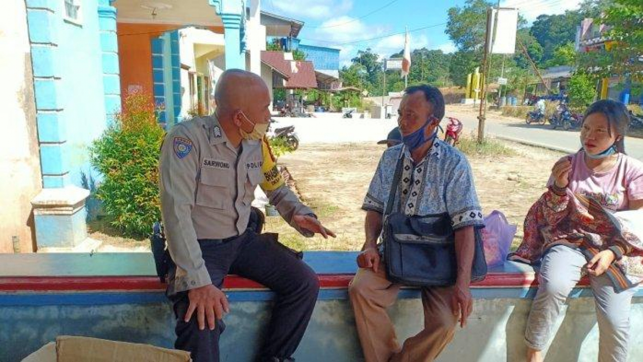 Pererat Kemitraan, Anggota Polsek Laur Rutin Sambang ke Rumah Warga