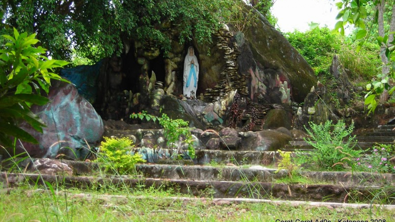Gua Maria Pengatapan