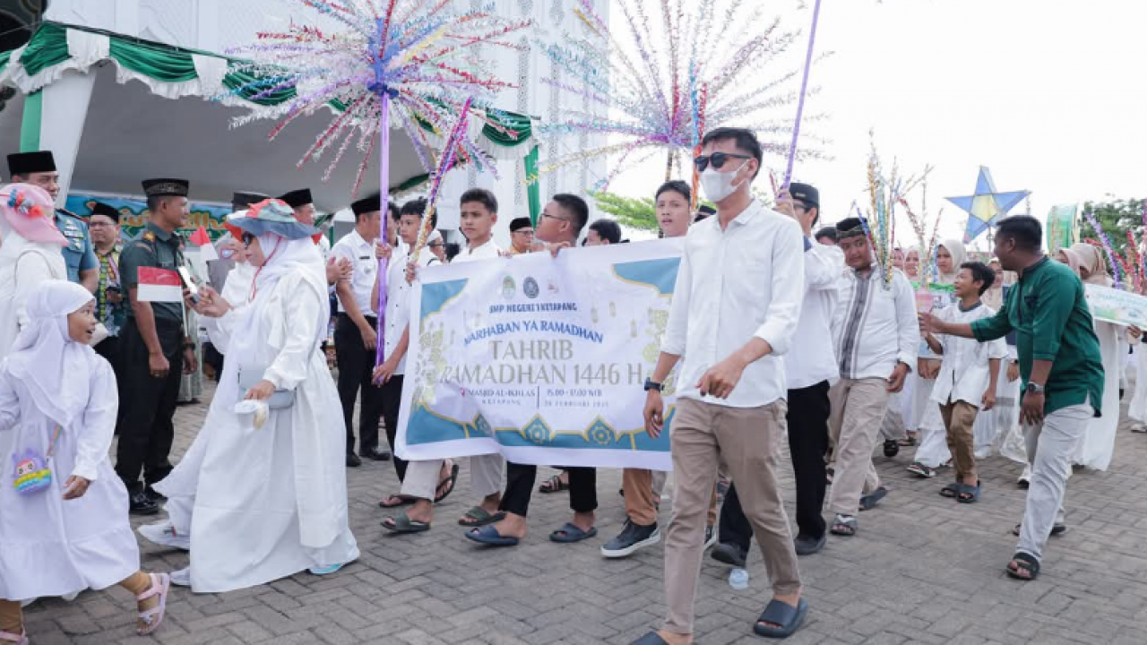 STAFF AHLI BUPATI KETAPANG, LEPAS RIBUAN PESERTA TARHIB RAMADHAN TAHUN 2025