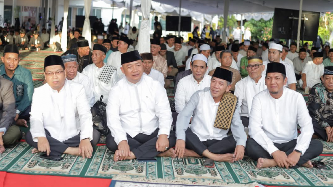 SEBAGAI RASA SYUKUR, BUPATI DAN WAKIL BUPATI KETAPANG GELAR TASYAKURAN DAN BUKA PUASA BERSAMA UNTUK MASYARAKAT KABUPATEN KETAPANG