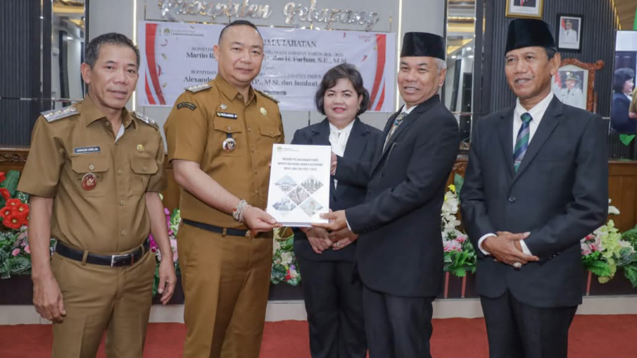 SERAH TERIMA JABATAN KEPALA DAERAH KABUPATEN KETAPANG