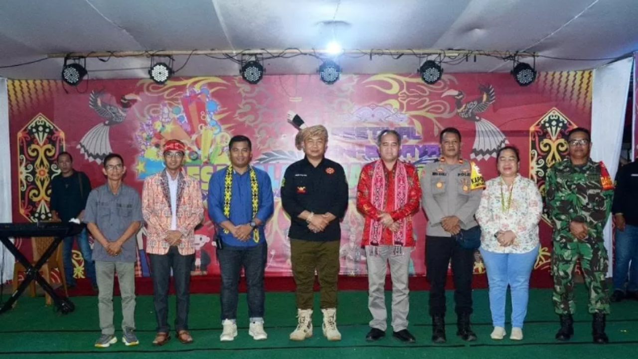 Martin Rantan Gelar Festival Seni Budaya Antaretnis di Ketapang Berlangsung Meriah