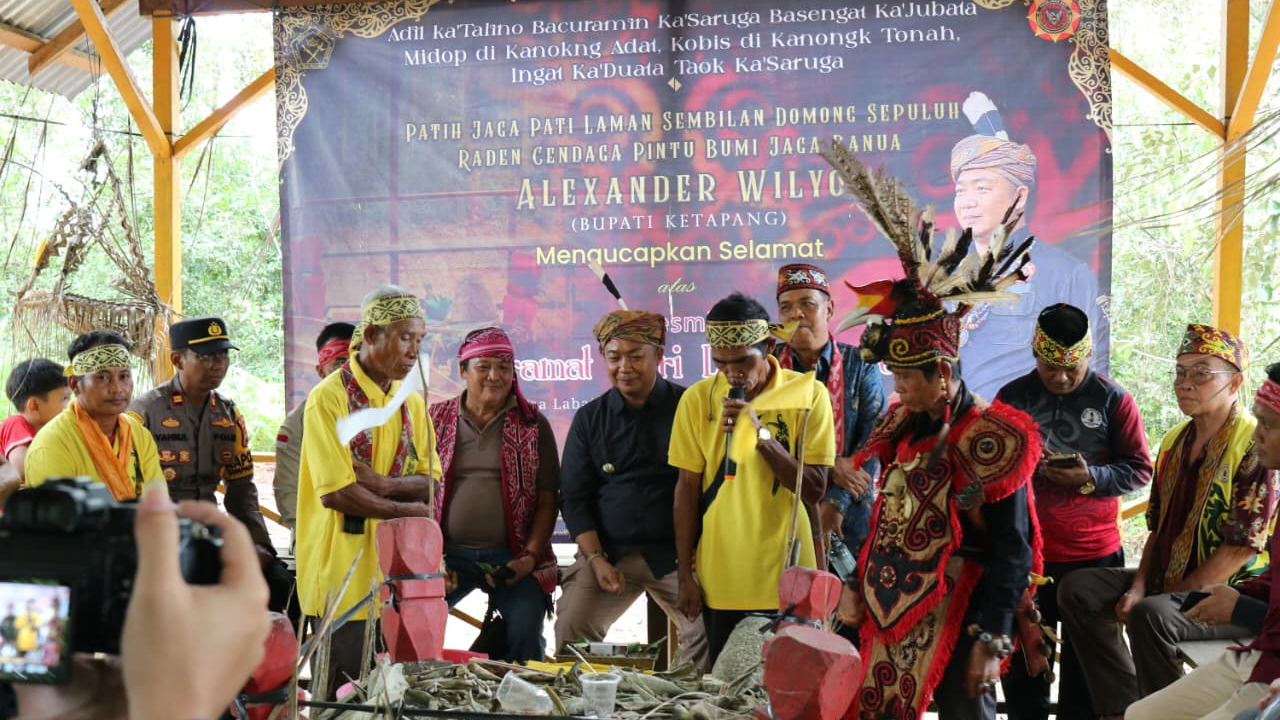 Tradisi Munjung Kampung Desa Labai Hilir Ketapang Terlaksana