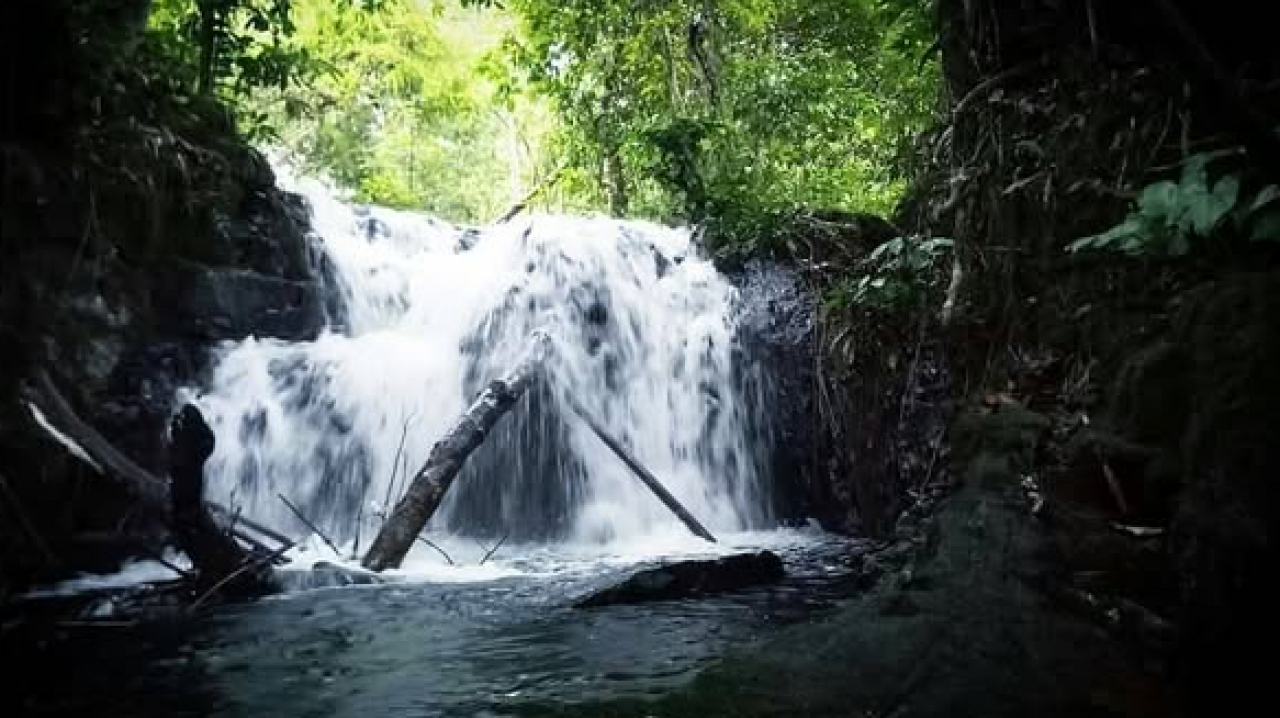 Air Terjun Riam Tingkong