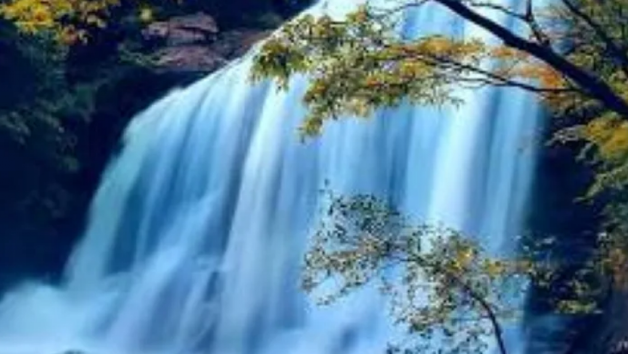 Wisata Air Terjun Batu Hitam Nanga Tayap  Sumber Artikel berjudul " Wisata Air Terjun Batu Hitam Nanga Tayap ", selengkapnya dengan link: https://kalbar.pikiran-rakyat.com/travel/pr-3427808141/wisata-air-terjun-batu-hitam-nanga-tayap