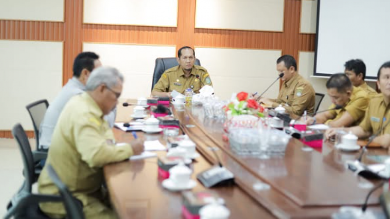 Respon Keluhan Masyarakat,Pemkab Ketapang Lakukan Rapat Penanganan Darurat Ruas Jalan yang Rusak
