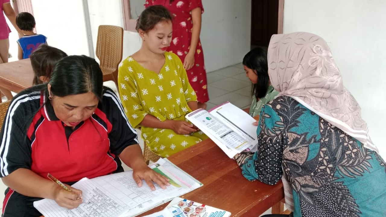 Posyandu Sukses Pantau Kesehatan Ibu dan Anak di Desa Kayong Utara