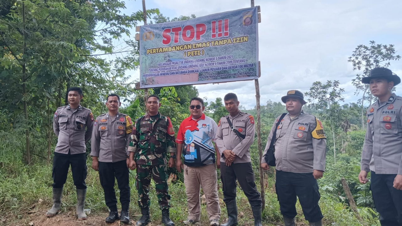 Kedepankan Humanisme Jajaran Polres Ketapang Lakukan Himbauan Dan Penertiban Tambang Liar Di Nanga Tayap