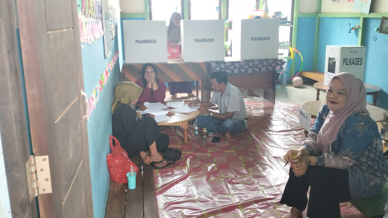 Pemungutan suara Pilkades PAW Desa Sungai Nanjung