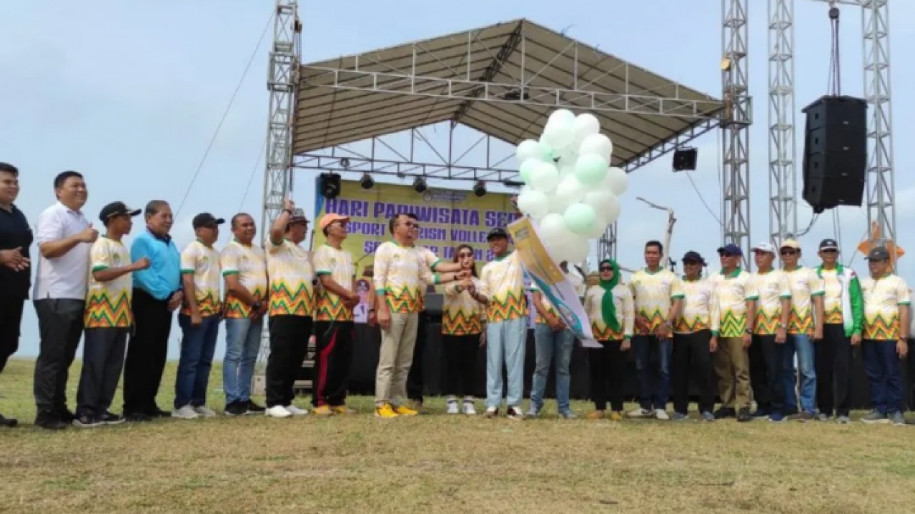 Pemkab Ketapang promosikan wisata melalui Turnamen Voli Pantai