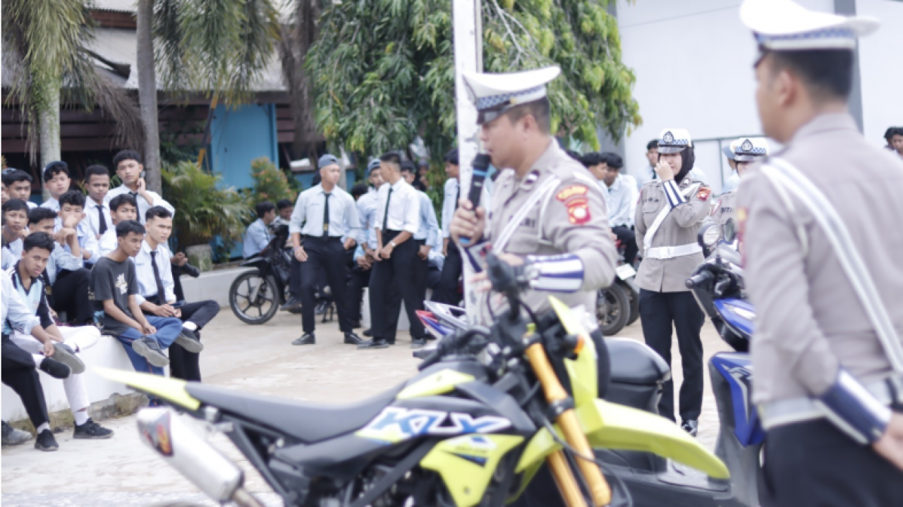 Police Goes To School, Polres Ketapang Ajak Siswa SMK Tertib Berlalu Lintas