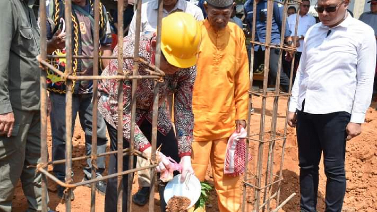 Gubernur Kalbar Letakkan Batu Pertama Pembangunan Tugu Juang di Tumbang Titi Ketapang