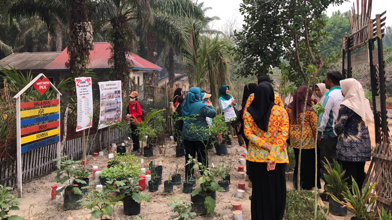 Dorong Lingkungan Bersih dan Produktif, TP PKK Kabupaten Ketapang Laksanakan Monev di Desa Belaban Tujuh