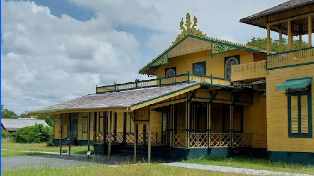 Keraton Kerajaan Matan Tanjungpura
