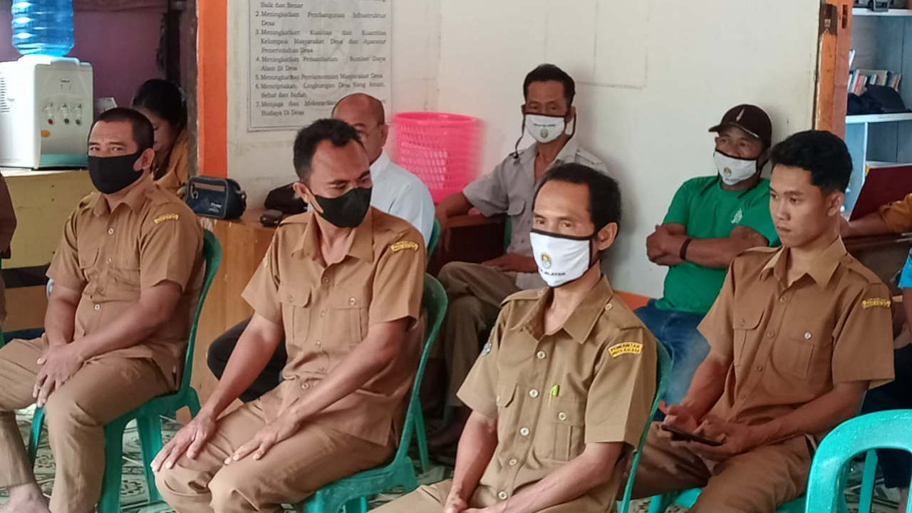 Pelatihan Pembuatan Pupuk Organik Cair di Desa Jelayan