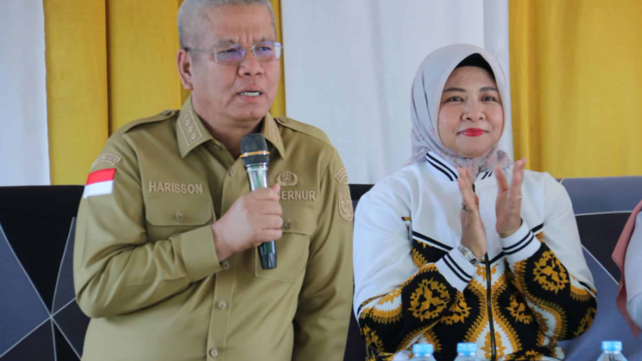 Harisson dan Windy Berikan Edukasi Gizi Cegah Stunting di Puskesmas Tumbang Titi Ketapang