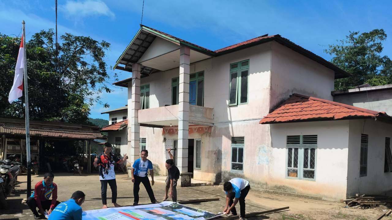 Warga Desa Riam Danau Kanan Gelar Kerja Bakti dan Transparansi