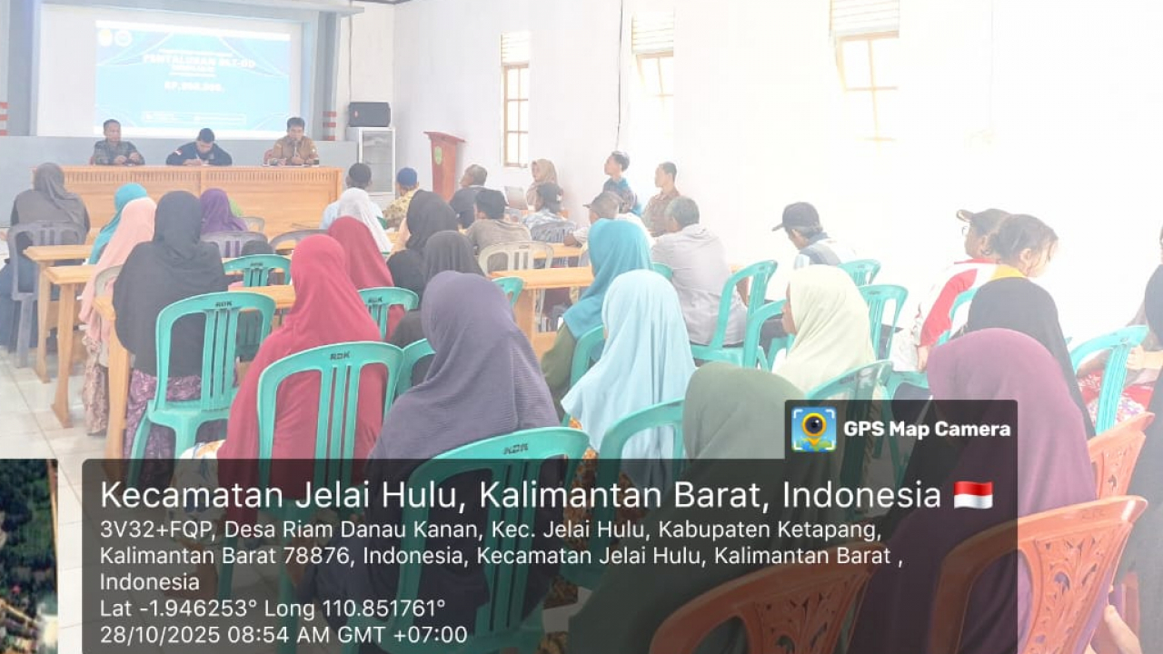 Penyaluran BLT Warga Desa Riam Danau Kanan