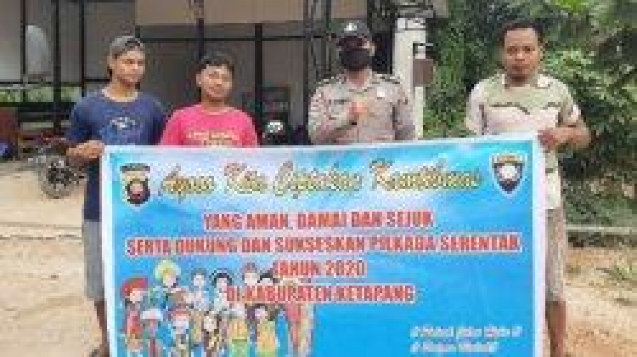 Polsek Jelas Hulu Polres Ketapang Kampanyekan Pemilu Aman dan Damai   Artikel ini telah tayang di TribunPontianak.co.id dengan judul Polsek Jelas Hulu Polres Ketapang Kampanyekan Pemilu Aman dan Damai