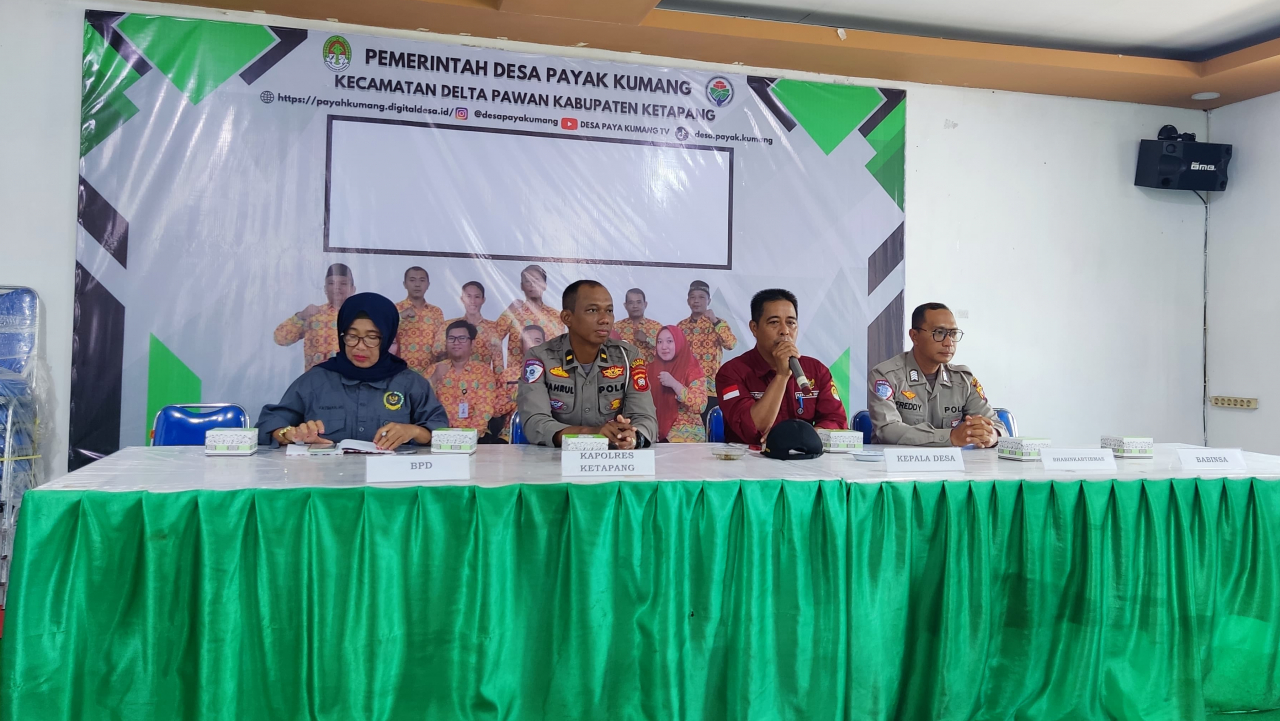 Sosialisasi Etika dan Keselamatan dalam Berlalulintas oleh Satlantas Polres Ketapang di Desa Payak Kumang