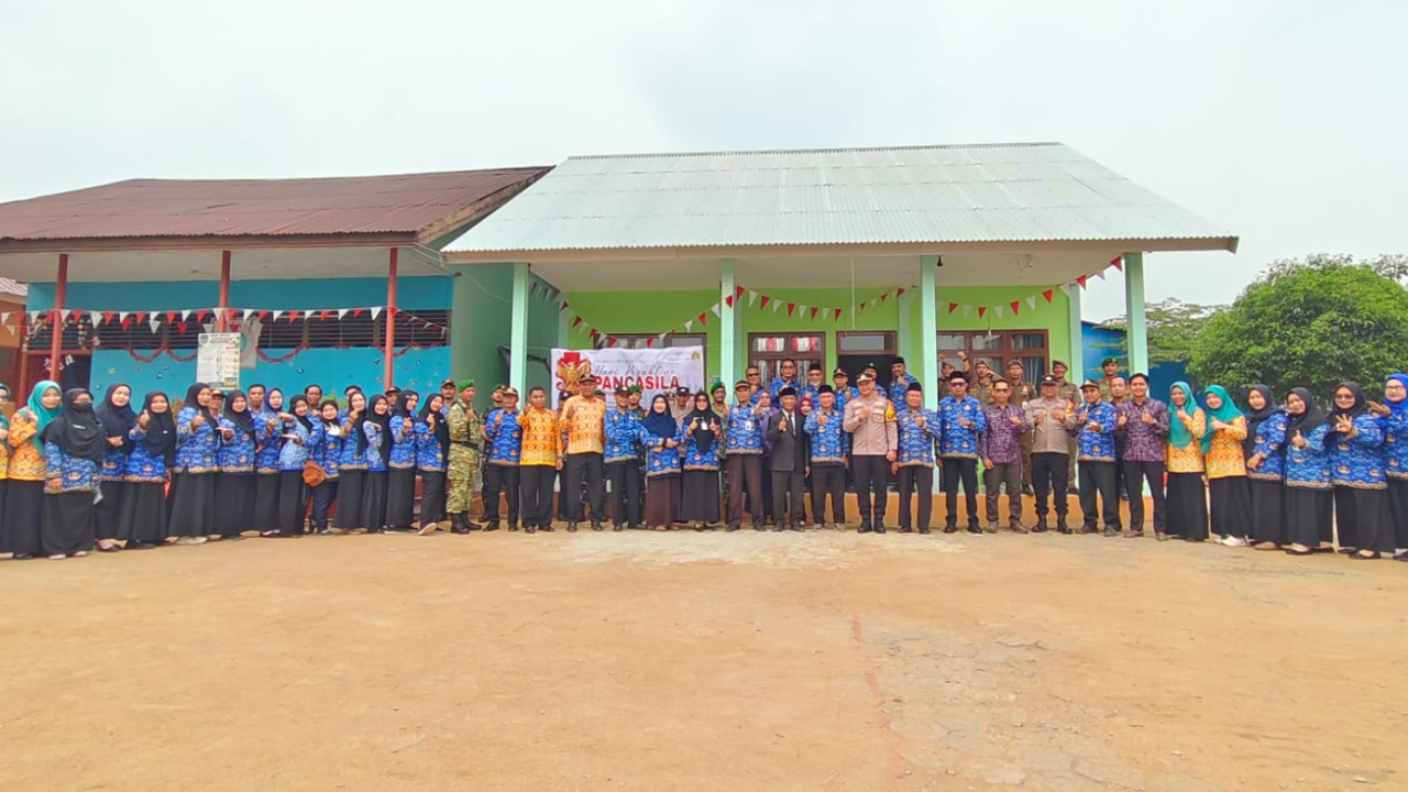 Upacara Hari Kesaktian Pancasila di Desa Sungai Awan Kanan