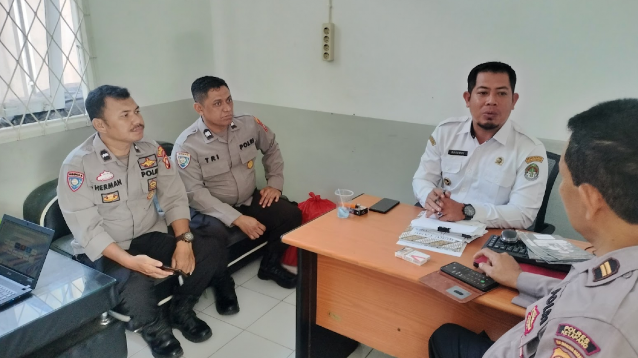 KBO Sat Binmas Sambangi Kantor Desa Sei Kinjil Pesisir untuk Gelorakan Program Ketahanan Pangan Bergizi