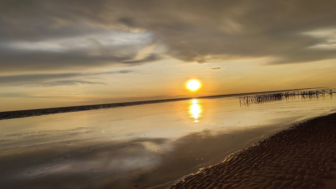 Pantai Sungai Kinjil