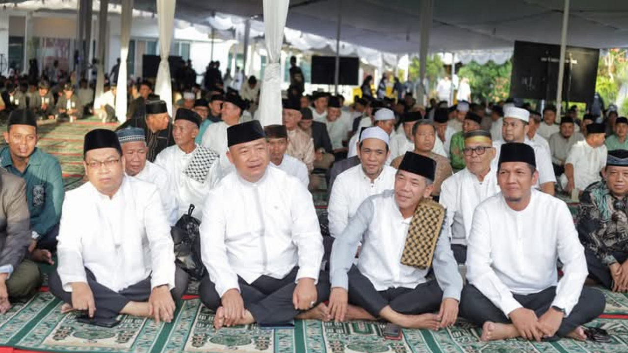 Bupati Alex dan Wabup Jamhuri Gelar Tasyakuran dan Buka Puasa Bersama Masyarakat Ketapang